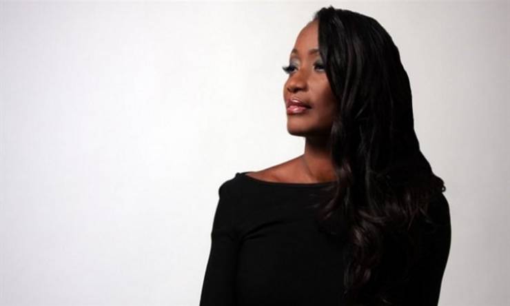 المغنية الأمريكية ديلا مايلز تشهر إسلامها بتركيا بعد أيام قليلة من مذبحة نيوزيلندا