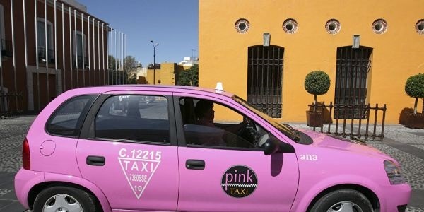 ابتكار سيارات أجرة مخصصة للنساء للقضاء علي ظاهرة التحرش