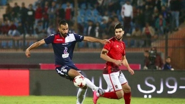 الأهلي ينتزع صدارة الدوري المصري الممتاز بثنائية نظيفة امام النجوم