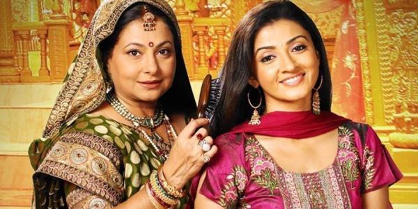 قصة مسلسل قصر سوارنا الهندي المذاع علي قناة على زي الوان