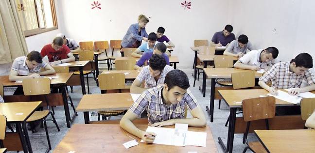 طلاب الثانوية العامة 2019 يؤدون غدا امتحان الفلسفة والأحياء والديناميكا