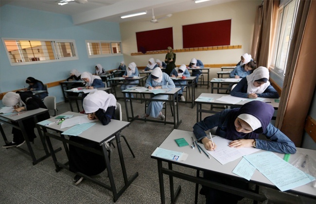 طلاب الثانوية العامة 2019 يواصلون غدا امتحان مادتي الاقتصاد والإحصاء