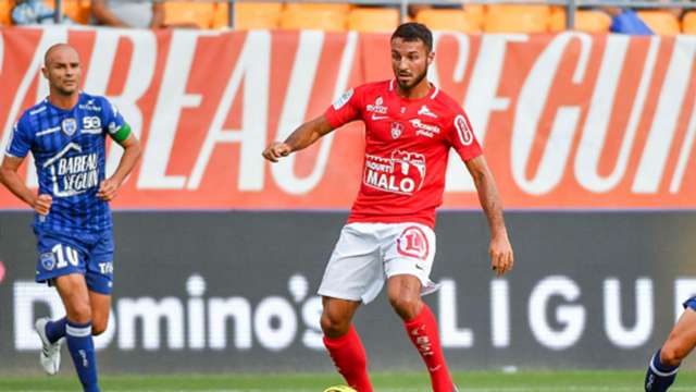 بسبب فيديو فاضح: جمال بلماضي يقرر طرد هاريس بلقبلة من معسكر المنتخب الجزائري