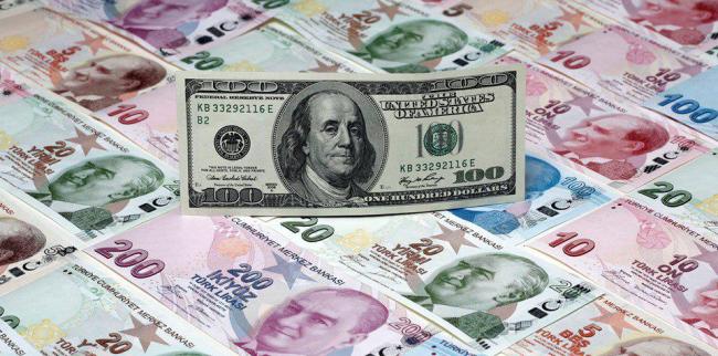 انهيار سعر الليرة التركية بعد عزل محافظ البنك المركزي التركي