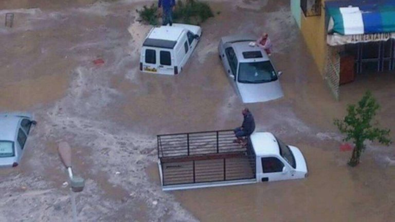 ولاية قسنطينة الجزائرية تشهد فيضانات وامطار غير مسبوقة