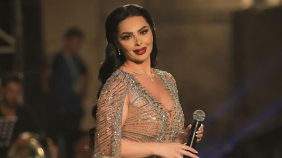 فستان ديانا كرزون في مهرجان جرش يثير الجدل