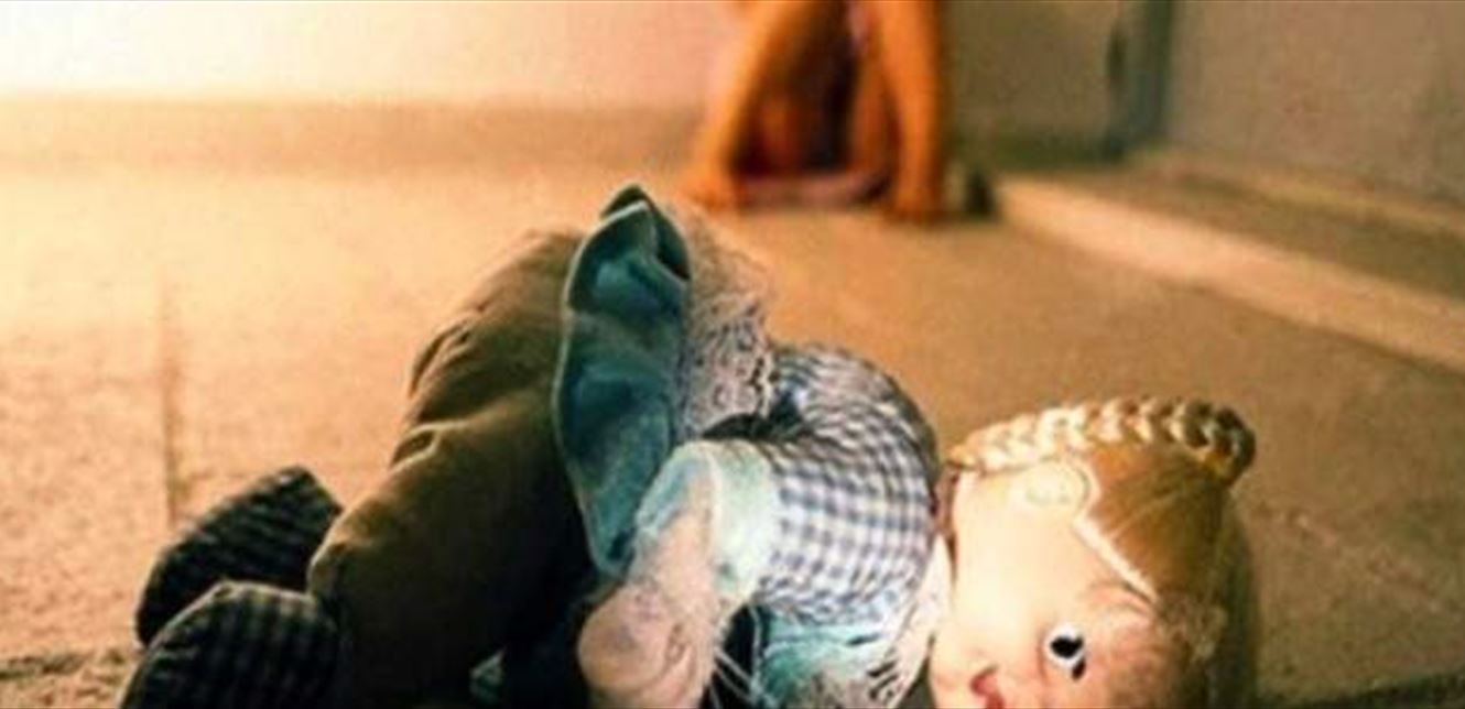 وفاة الطفلة جنى.. اغتصبها خالها وحرقتها جدّتها!