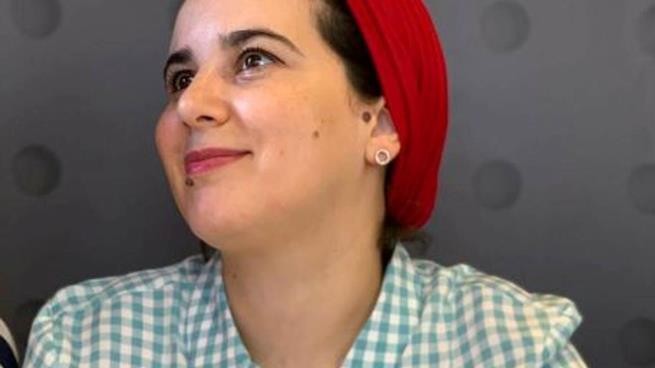 من هي هاجر الريسوني الصحفية التي أثارت ضجة واسعة في المغرب