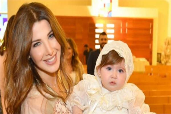 نانسي عجرم تشارك جمهورها فيديو لها مع بنتها ليا عبر إنستجرام