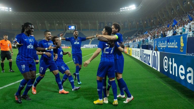 الهلال السعودي يتلقي خسارته الثانية هذا الموسم علي يد الأهلى بنتيجة 2 – 1