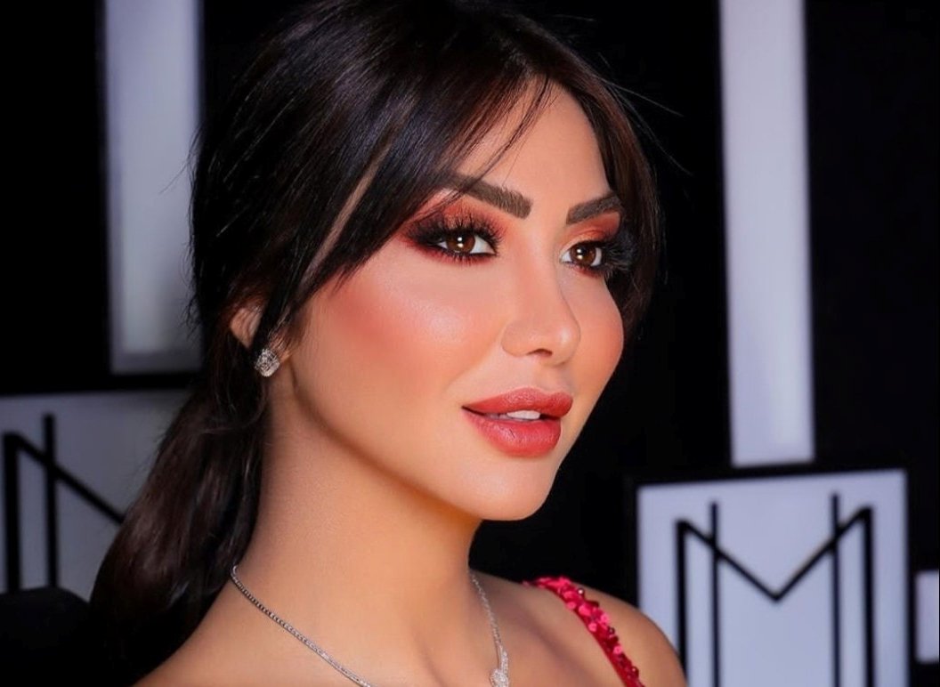 بعد نشر صورها العارية..حملة تضامن مع دانا جبر